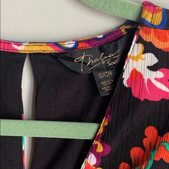 NWT Thalia Sodi Floral Print Top Size Small - Picture 7 of 8